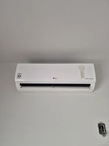 Split 9000 BTUs LG Dual Inverter - Leia a Descrição