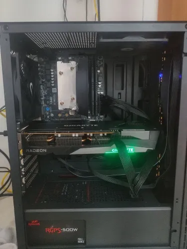 Placa de video rx 7600 gigabyte triplo fan