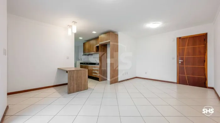 Apartamento no Victor Konder com 2 dormitórios, vista verde e duas vagas individuais.