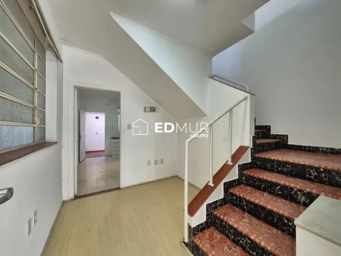 SOBRADO para ALUGUEL com 133m² no bairro Vila Assunção com 3 quartos e 1 vagas. Santo Andr