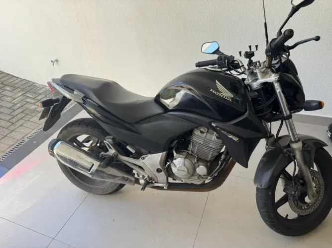 CB300 2014 preta