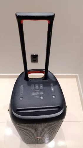 Vendo/Troco JBL party box 310 em quadriwey já montada