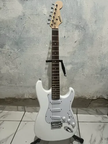 Guitarra Mxt NOVA TEM CONVERSA NO VALOR