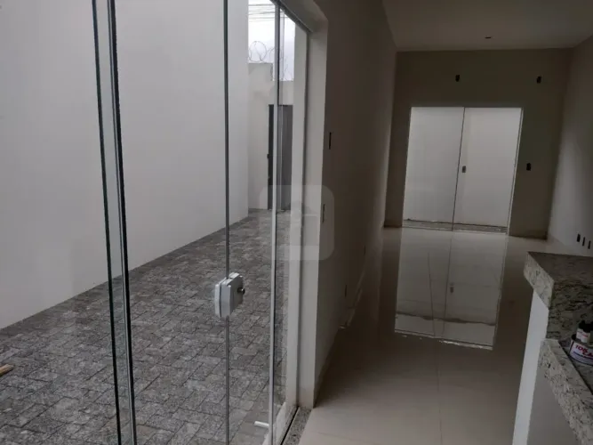 Casa para venda no bairro Nossa Senhora das Graças.