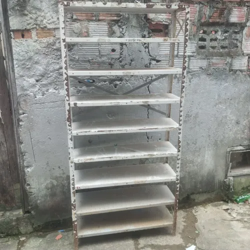 Estante de aço com 9 bandeijas 