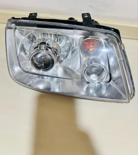 Par de farol VW Bora 2001 a 2007