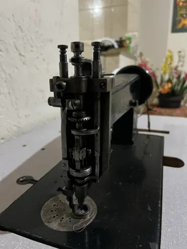Máquina de costura,ponto cadeia