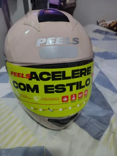 Vendo Capacete de moto de fechado HELLO KITTY HK PEELS CHECKED