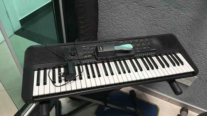 Teclado Yamaha PSR E283