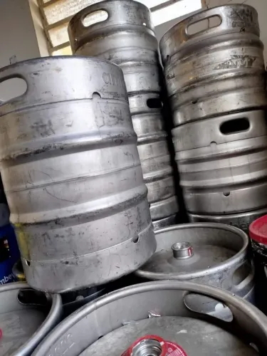 Barris usados, vazios, 20 30 e 50 litros, AmBev e sem logo marca 