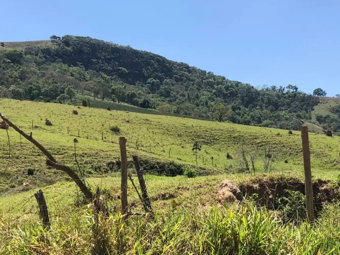 Sítio com 3 quartos, 80 hectares, à venda por R$ 580.000