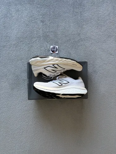 Tênis New Balance 860 V14