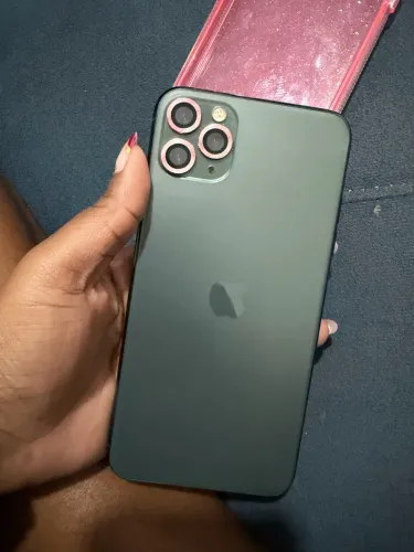Vendo iPhone 11 Pro Max em perfeito estado