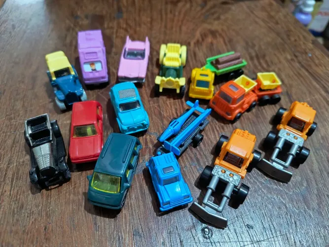 Carros Kinder ovo anos 90 lote