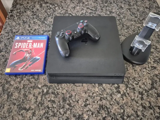 Playstation 4 slim