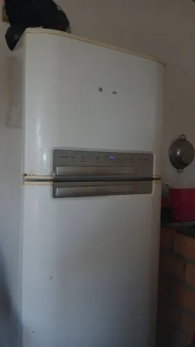 Geladeira com defeito 