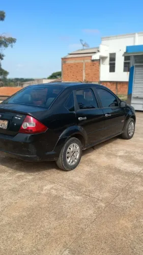 Ford Fiesta Sedan 1.0 8V Flex 4P 2009
