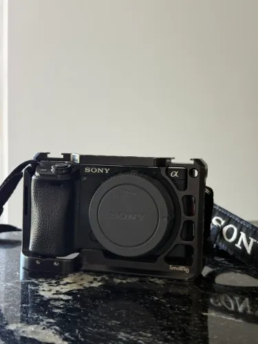 Câmera Sony a6400 com 5 baterias