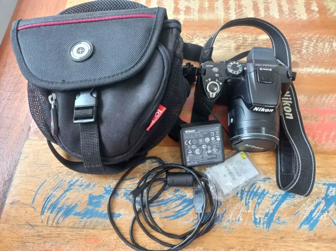 Máquina fotográfica Nikon - P500 - Em excelente estado