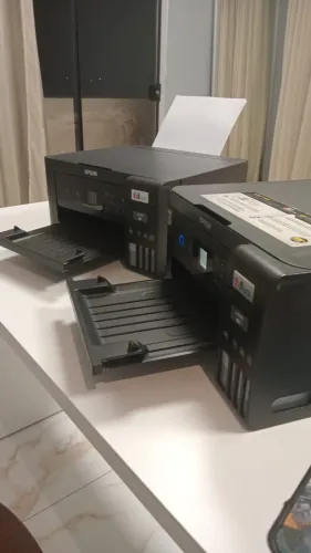Vendo impressora Epson L4260 muito nova.