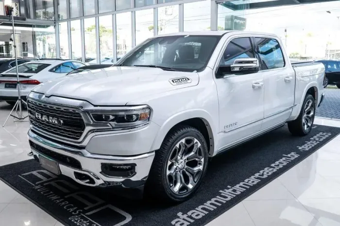 Ram 1500 Limited 5.7 CD 4X4 Aut. 2023