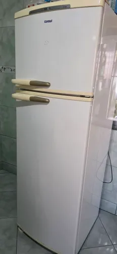Geladeira com o motor estragado