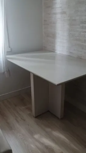 Mesa com 2 cadeiras