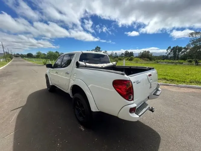 Mitsubishi L200 Triton HPE 3.2 CD TB Int.diesel AUT 2011