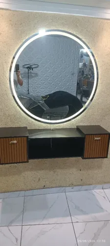 ESPELHO E BANCADA PARA BARBEARIA OU SALÃO 