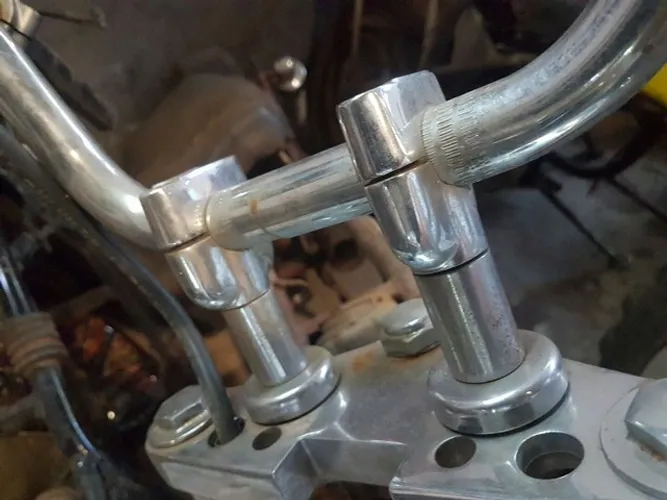 Suporte guidão Suzuki intruder 800