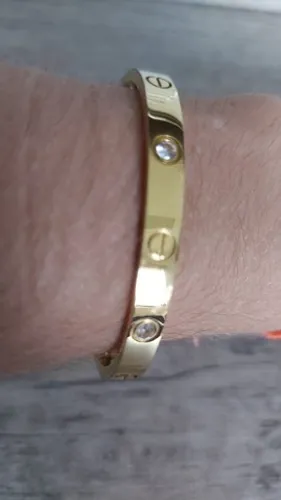 Bracelete em aço
