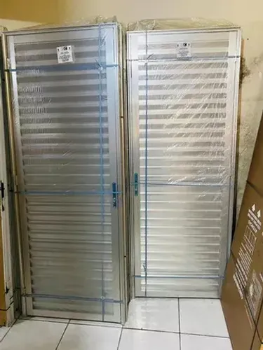 Porta Palheta de Alumínio Brilhante L25 - 210X80 direito- frete a/c