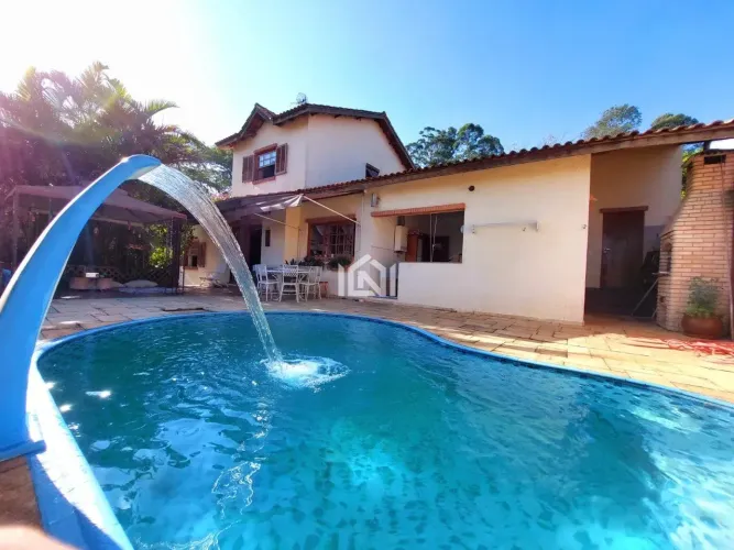 Casa à venda no condomínio Nova Higienópolis