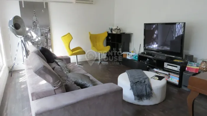 Casa à venda Planalto Paulista 3 dormitórios, 2 vagas, isolada, próxima à Moema
