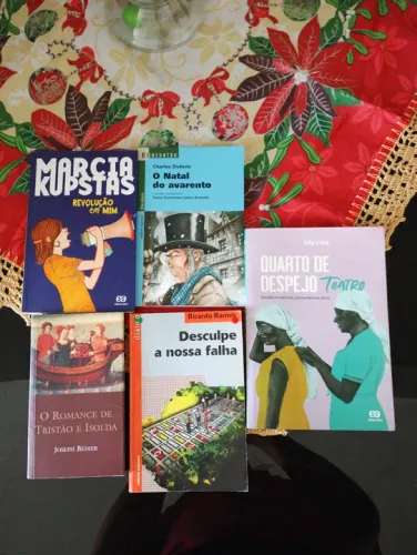 Livros paradidáticos ensino médio e fundamental, 15$ cada
