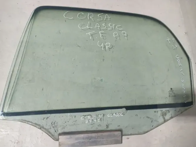 Vidro traseiro esquerdo GM/Corsa classic 99  4p