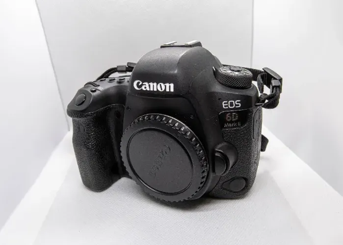 Câmera Canon 6D Mark II com GPS