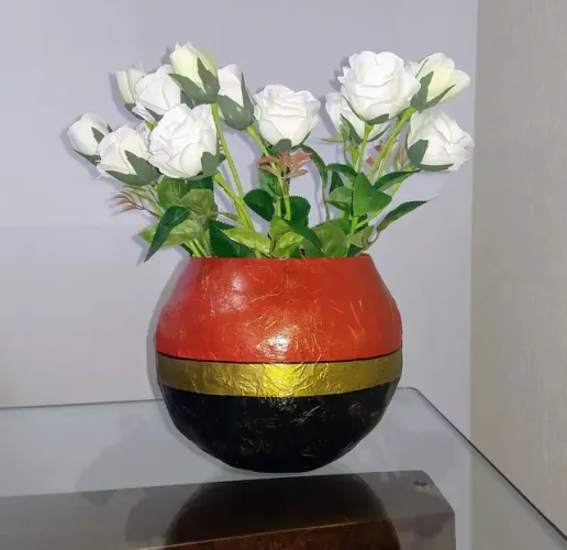Vaso cachepot decorativo detalhes dourados