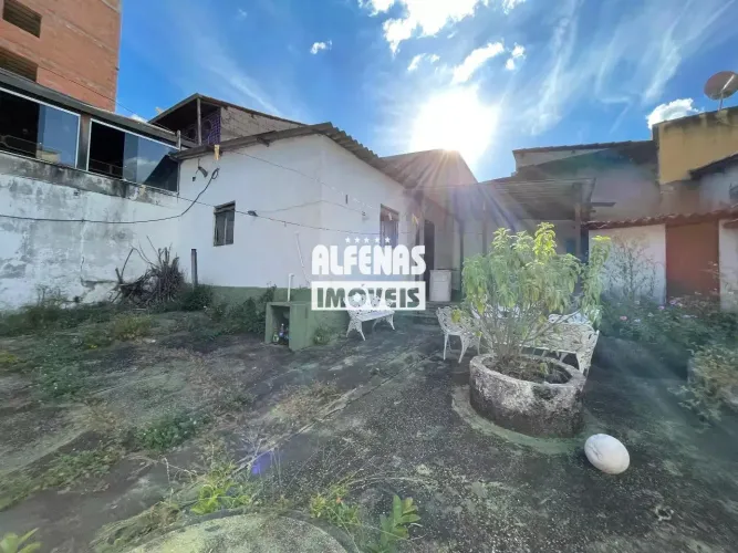 LOTE DE 360M² COM EXCELENTE LOCALIZAÇÃO NO BAIRRO NOVO ELDORADO