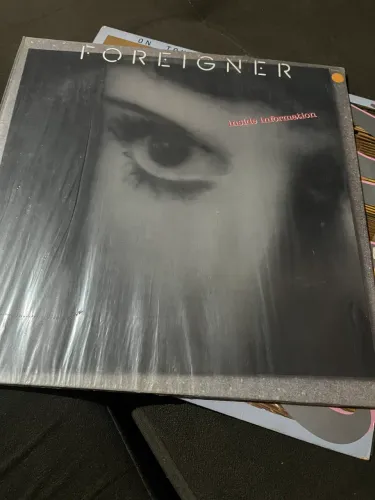 Vinil Inside Information" da banda Foreigner