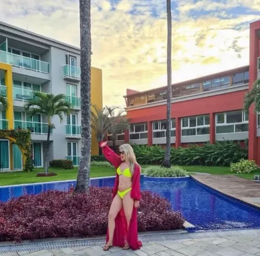 Saída de praia cor fúcsia