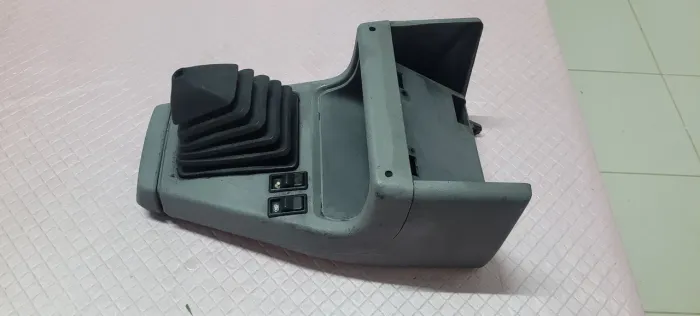 Console central Escort XR3 86