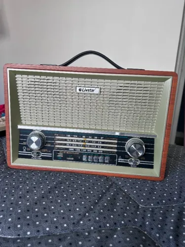Rádio Portátil Livstar CNN-2068BR - AM/FM/SW1/SW2 com MP3 Player e Entrada USB