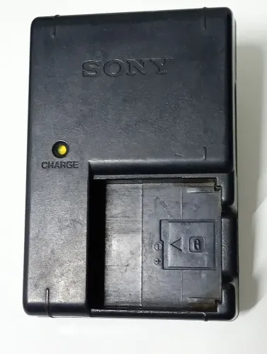 Carregador de bateria original Sony Cyber shot modelo BC-CSG