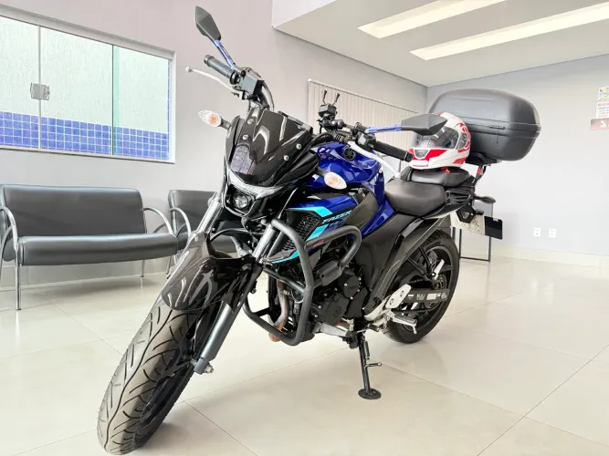 Yamaha FZ25 250 Fazer 2024 Undono 5mil km - equipadíssima