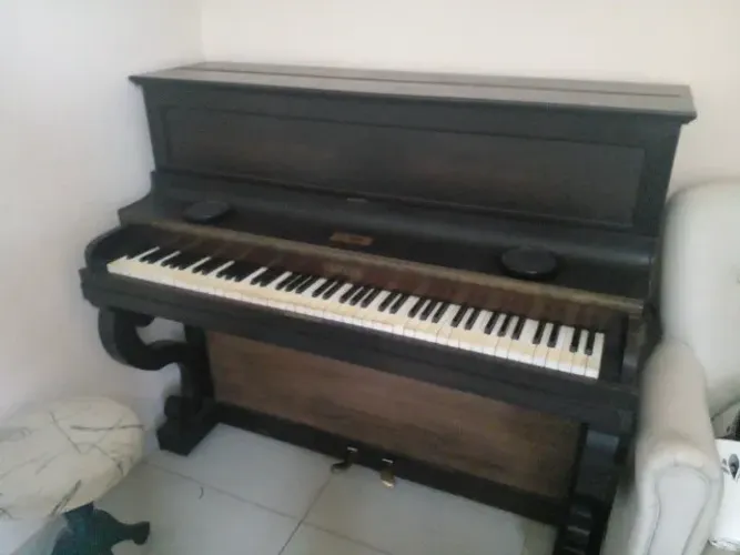 Piano de Armário Pleyel