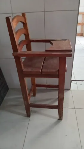 Cadeira alta infantil em madeira maciça 