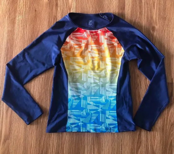 Camisa FILA com proteção solar. Nova. Leia abaixo.