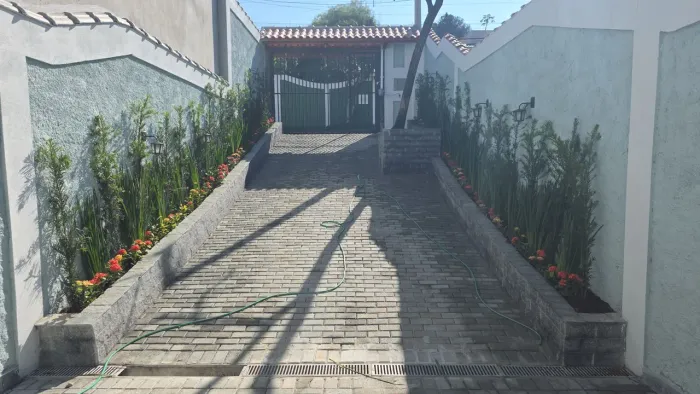 Sobrado 80m² com piscina terreno 250m²