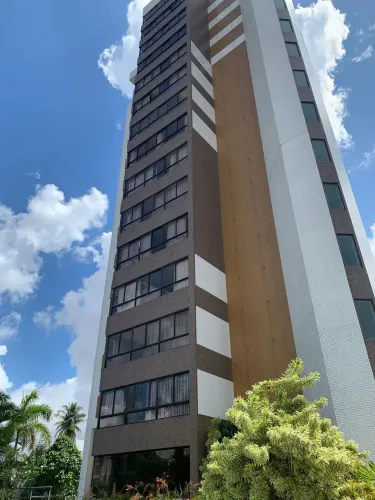 Em frente à UFCG 4 suites